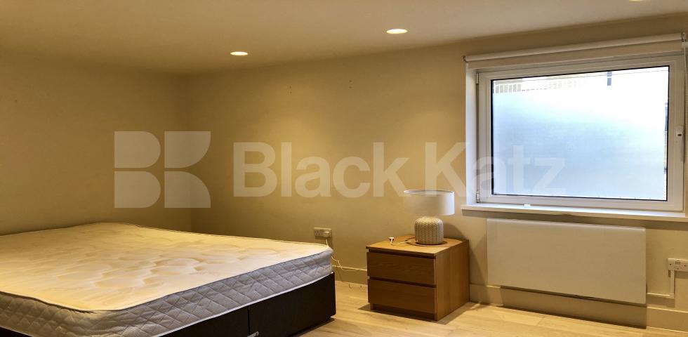 			NEW INSTRUCTION, 2 Bedroom, 1 bath, 1 reception Flat			 Strutton Ground - Lesley Court , St James`s Park / Westminster 